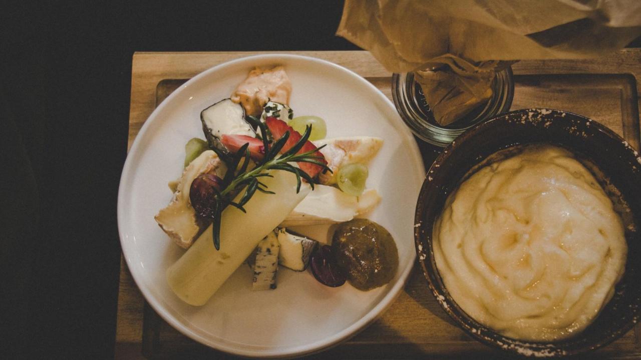 Cafe-Restaurant Leo 호텔 칼스도르프 바이 그라츠 외부 사진